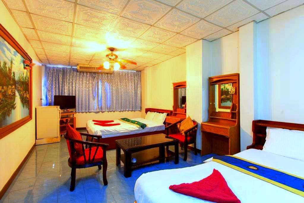 Walking Street Encore Hotel Pattaya Esterno foto