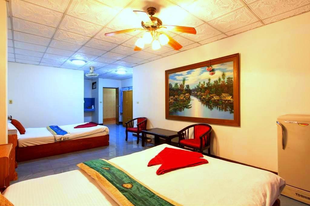 Walking Street Encore Hotel Pattaya Esterno foto